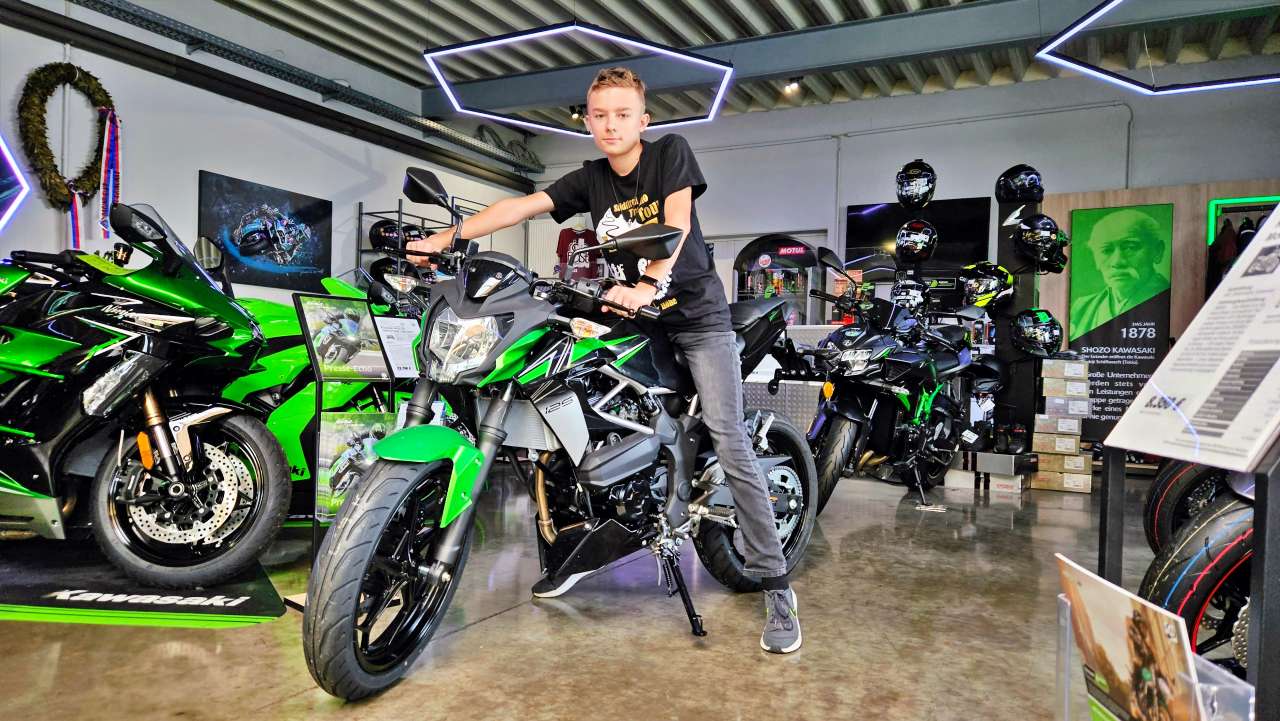 Fynn kauf sein erstes Motorrad Kawasaki Z 125